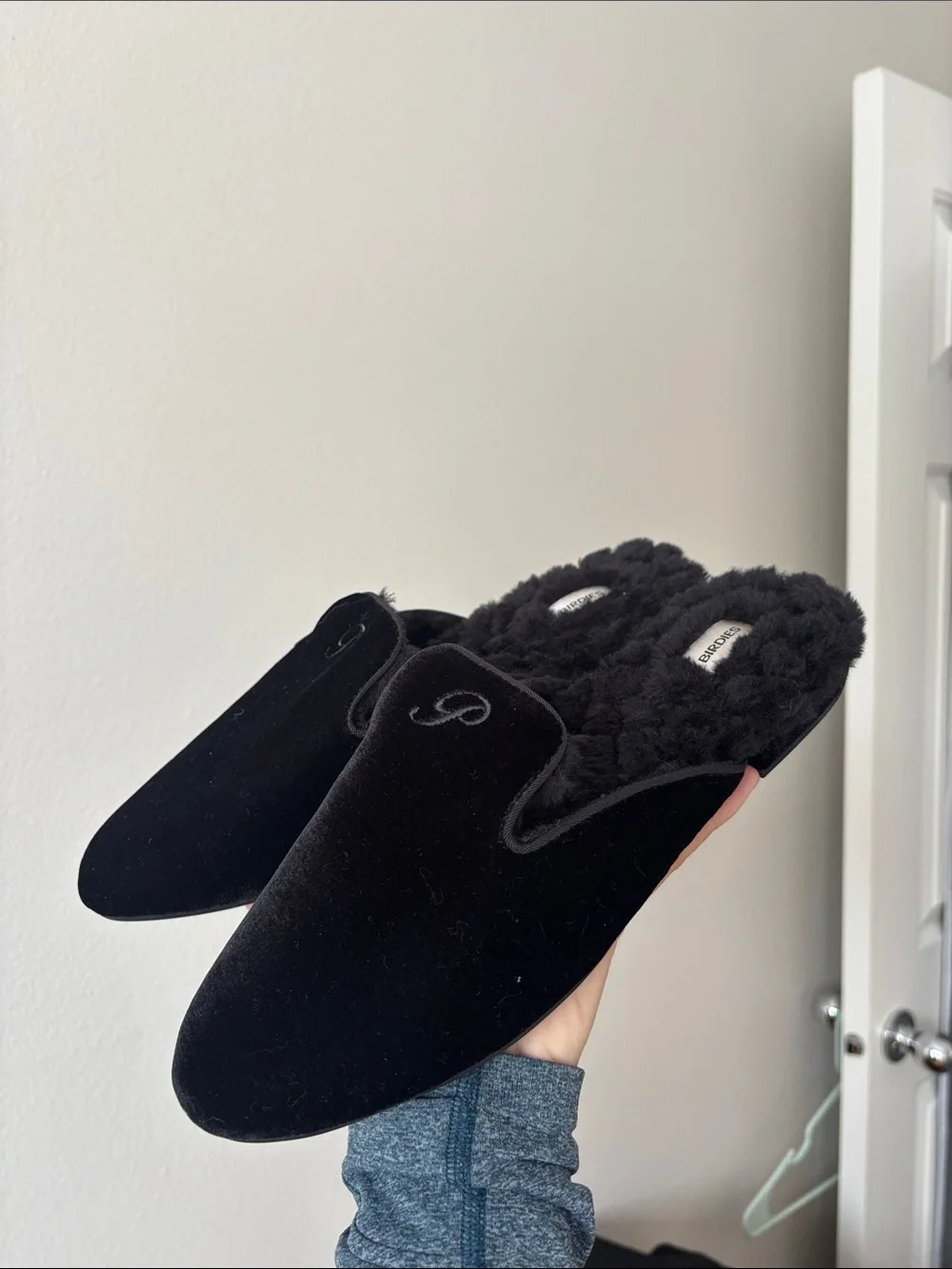 NWOT Birdies Flat Slide Shoes Womens 8 Phoebe Black monogrammed fur lined